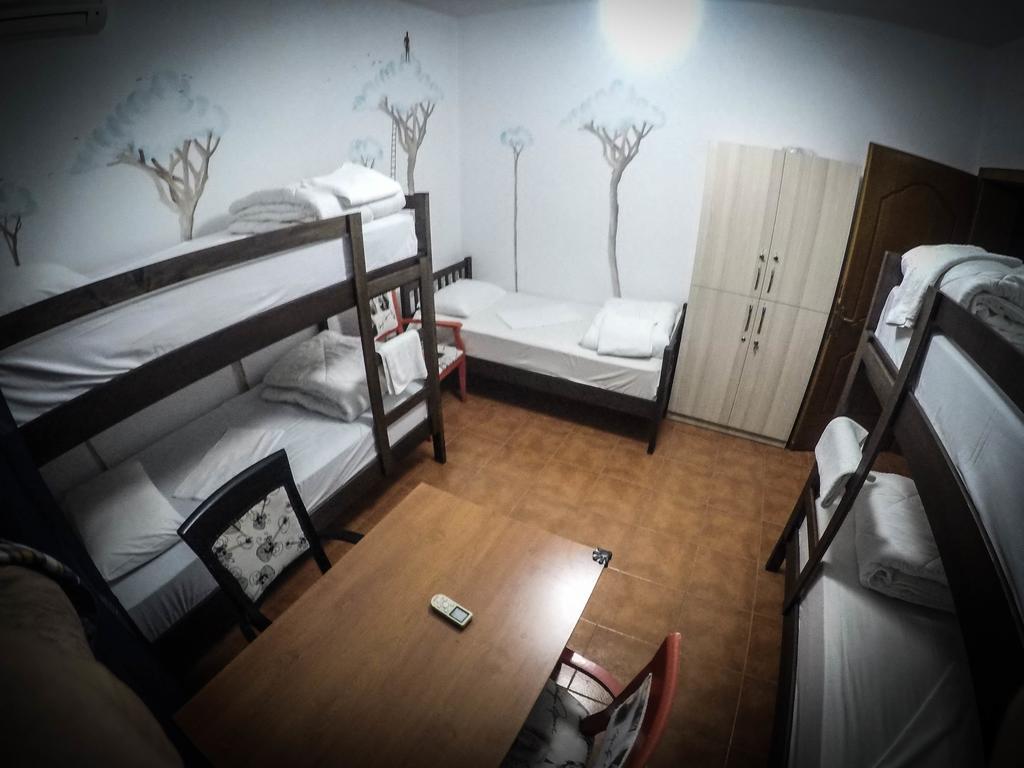 Arka Hostel Shkodër エクステリア 写真