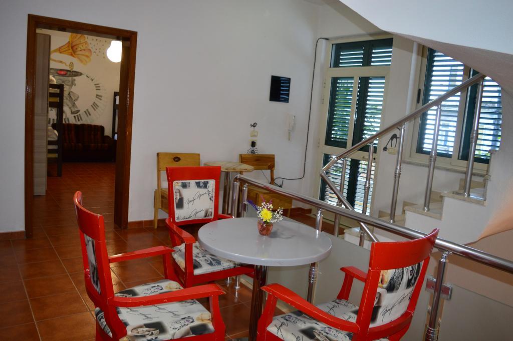 Arka Hostel Shkodër エクステリア 写真